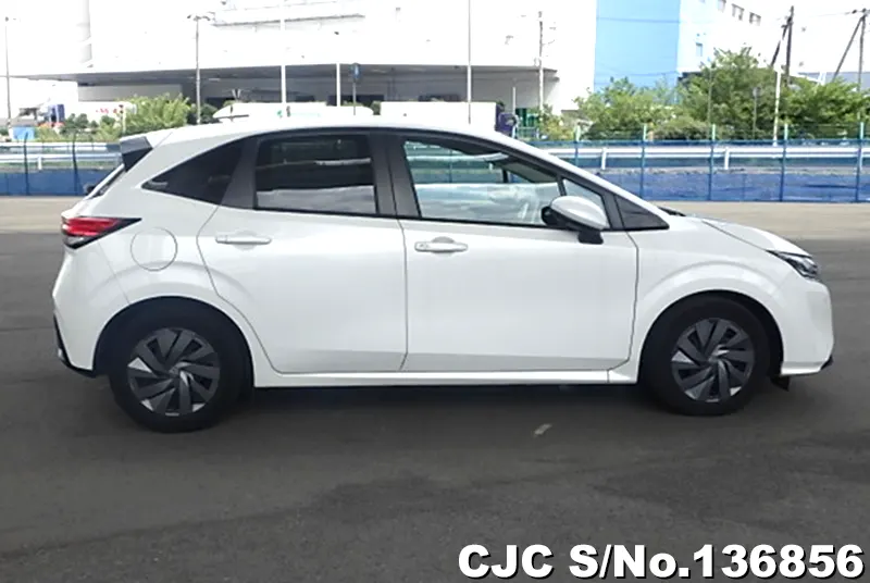 Nissan Note in Pearl for Sale Image 6