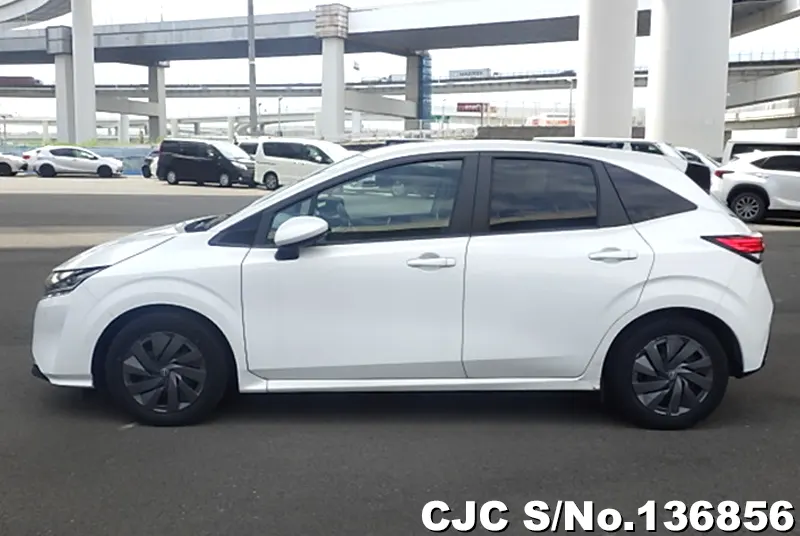 Nissan Note in Pearl for Sale Image 7