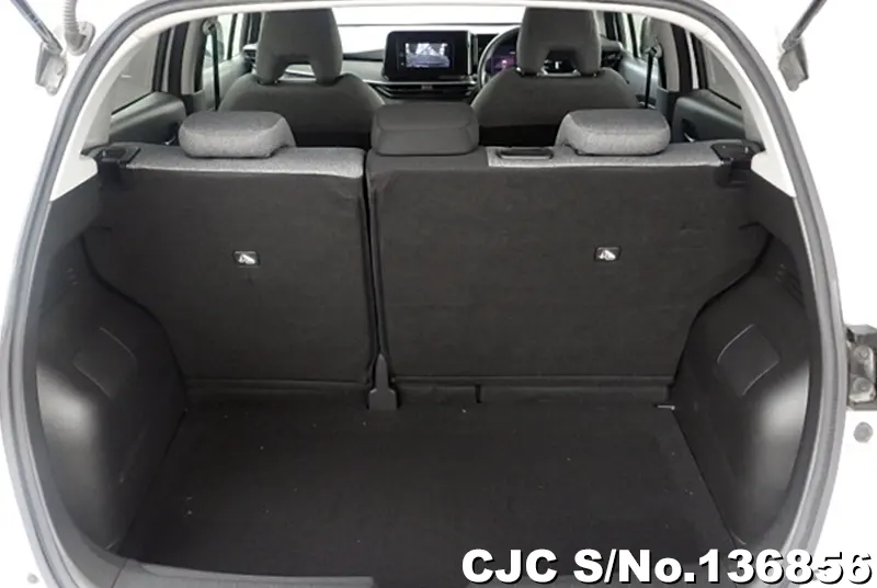 Nissan Note in Pearl for Sale Image 8