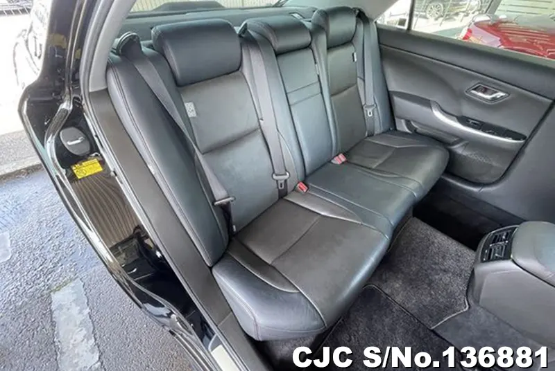 2011 Toyota / Crown Stock No. 136881