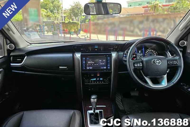 2016 Toyota / Fortuner Stock No. 136888