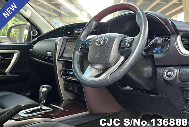 2016 Toyota / Fortuner Stock No. 136888
