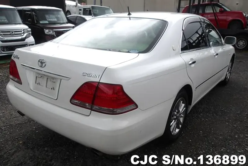 2005 Toyota / Crown Stock No. 136899