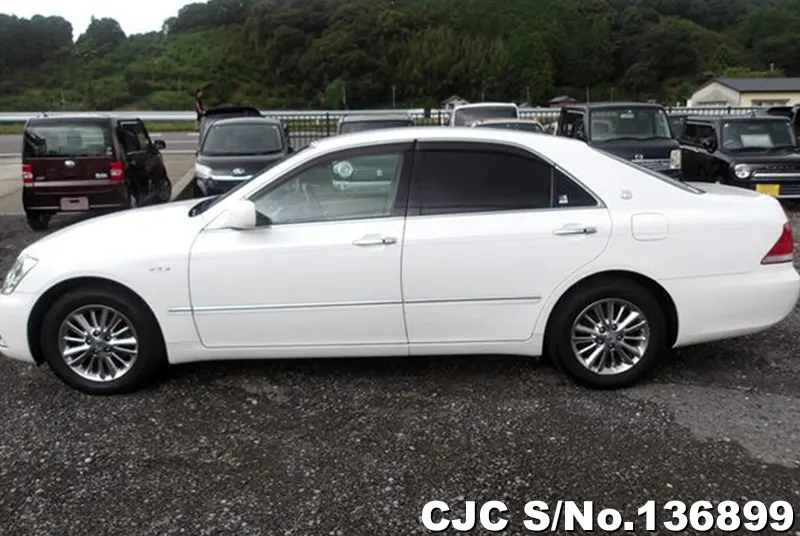 2005 Toyota / Crown Stock No. 136899