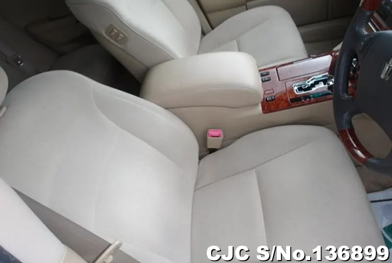 2005 Toyota / Crown Stock No. 136899