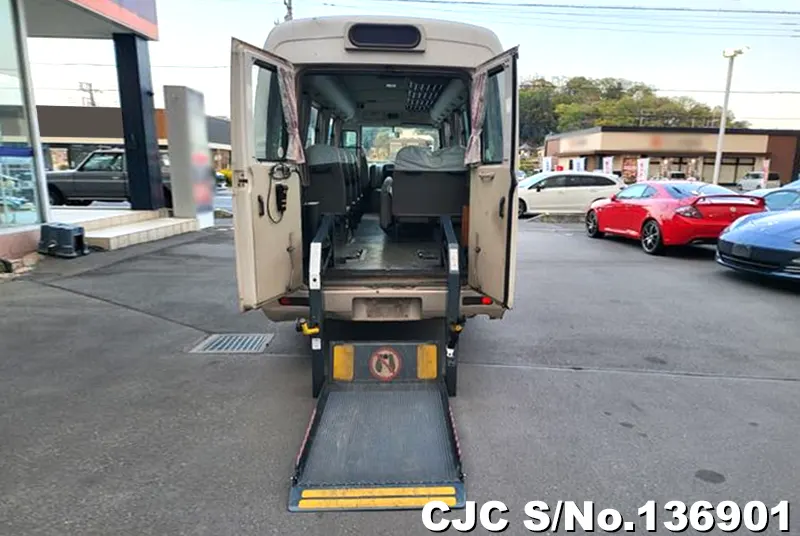2003 Mitsubishi / Rosa Stock No. 136901