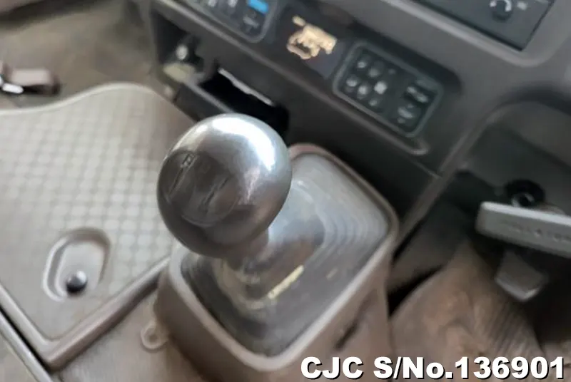 2003 Mitsubishi / Rosa Stock No. 136901