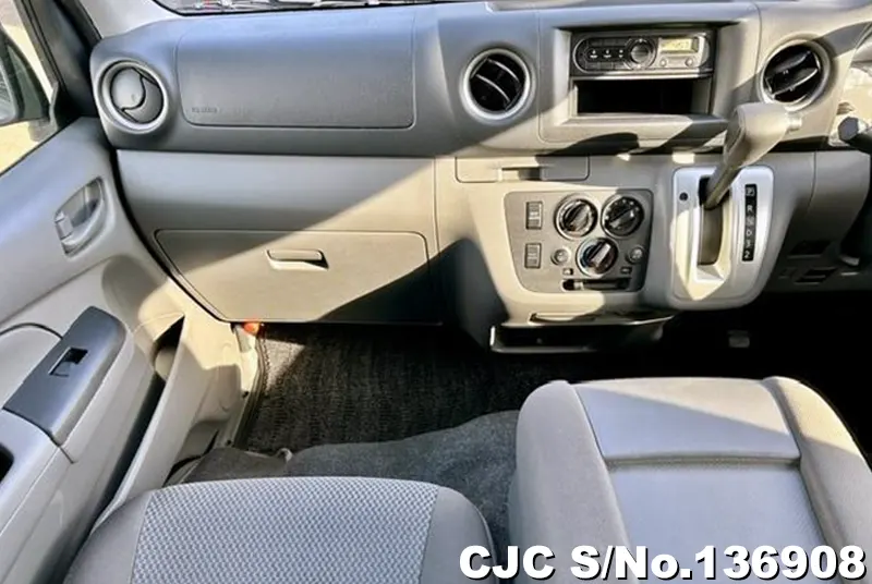2021 Nissan / Caravan Stock No. 136908