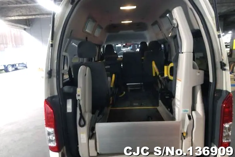 2016 Toyota / Hiace Stock No. 136909