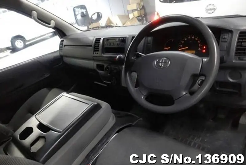 2016 Toyota / Hiace Stock No. 136909