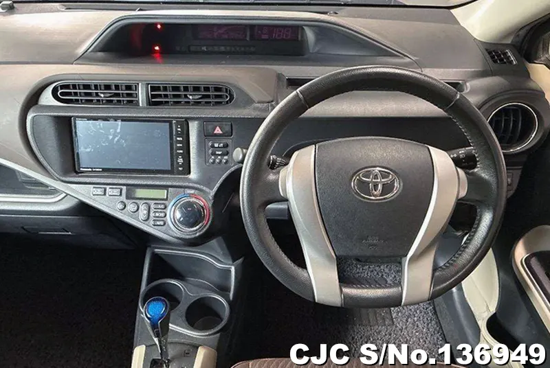 2014 Toyota / Aqua Stock No. 136949
