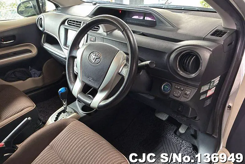 2014 Toyota / Aqua Stock No. 136949