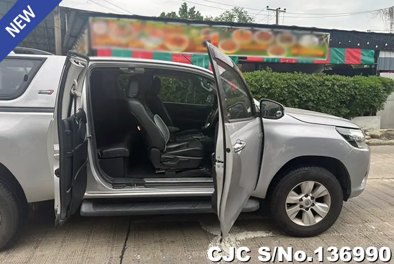 2015 Toyota / Hilux / Revo Stock No. 136990
