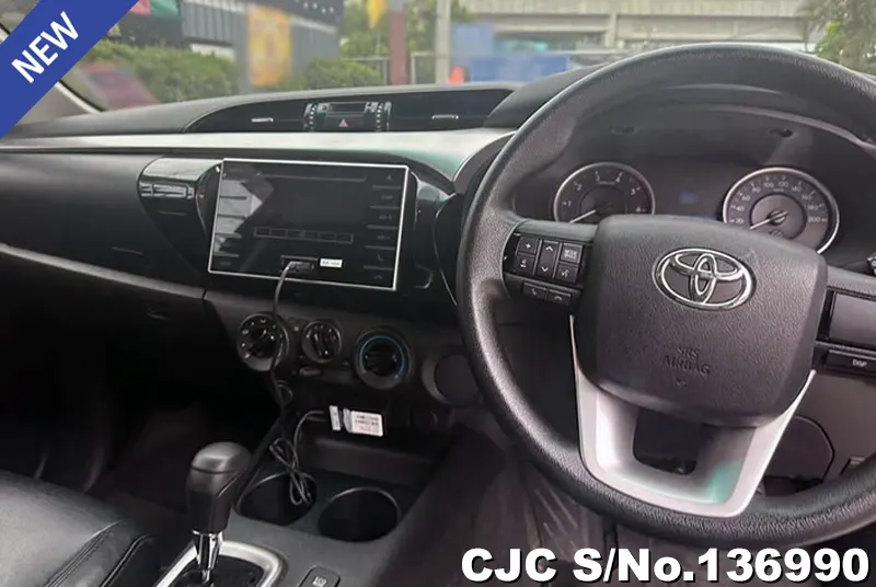 2015 Toyota / Hilux / Revo Stock No. 136990