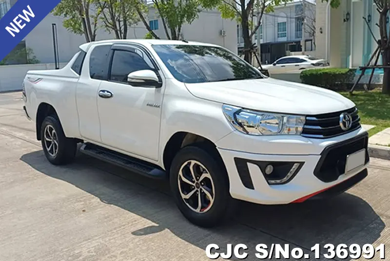 2016 Toyota / Hilux / Revo Stock No. 136991