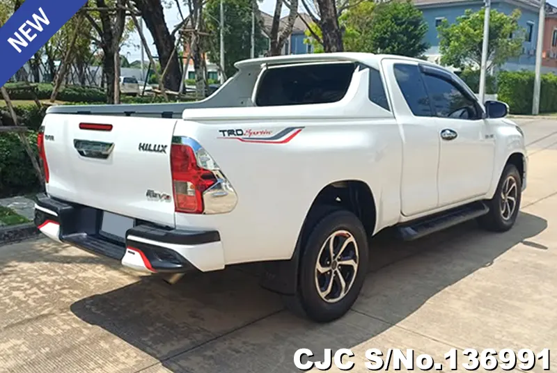 2016 Toyota / Hilux / Revo Stock No. 136991
