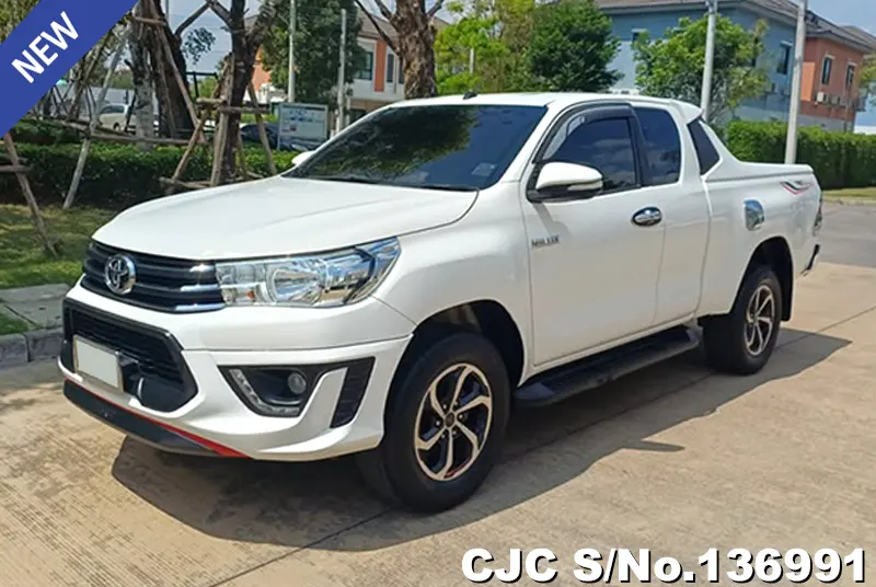 2016 Toyota / Hilux / Revo Stock No. 136991