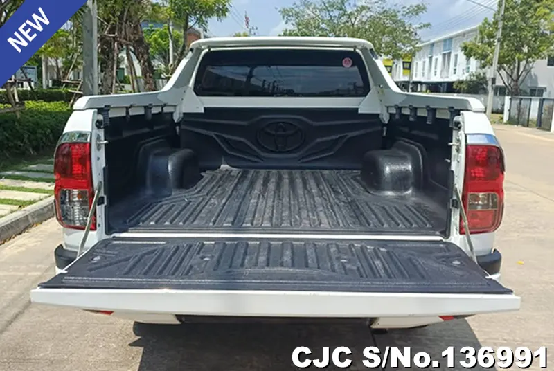 2016 Toyota / Hilux / Revo Stock No. 136991