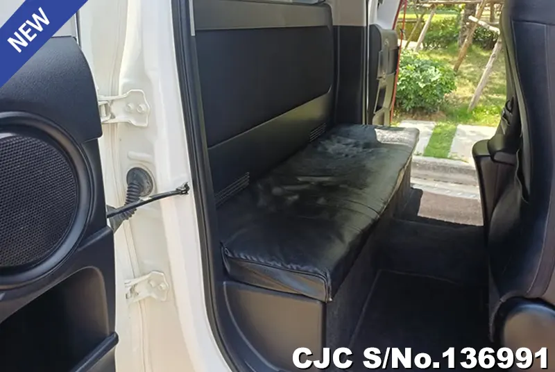 2016 Toyota / Hilux / Revo Stock No. 136991