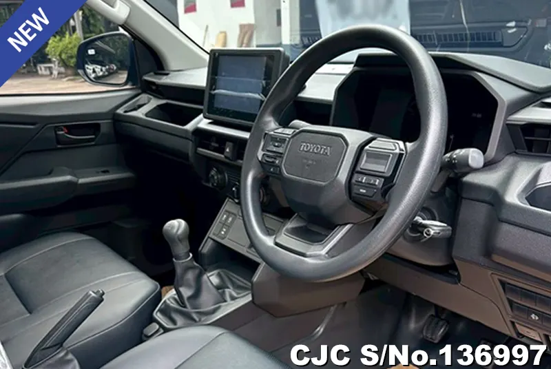 2025 Toyota / Hilux / Travo Stock No. 136997