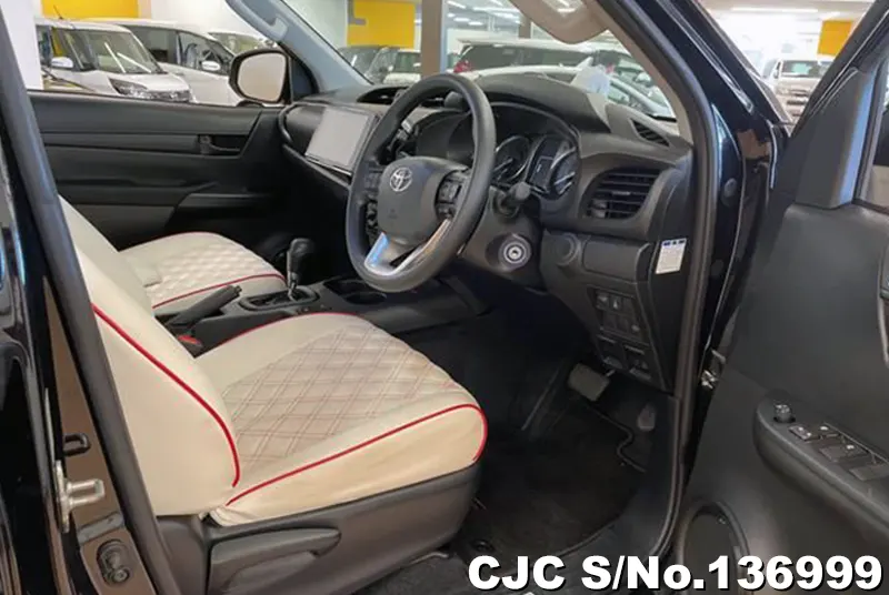 2023 Toyota / Hilux Stock No. 136999