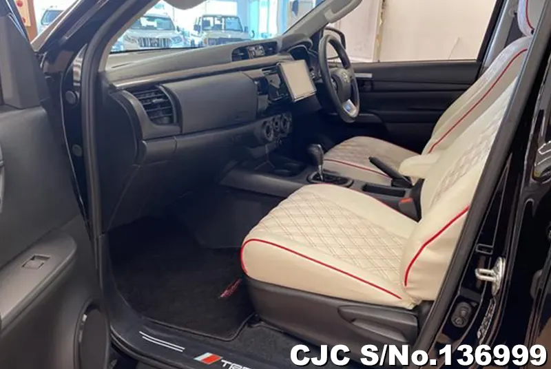 2023 Toyota / Hilux Stock No. 136999