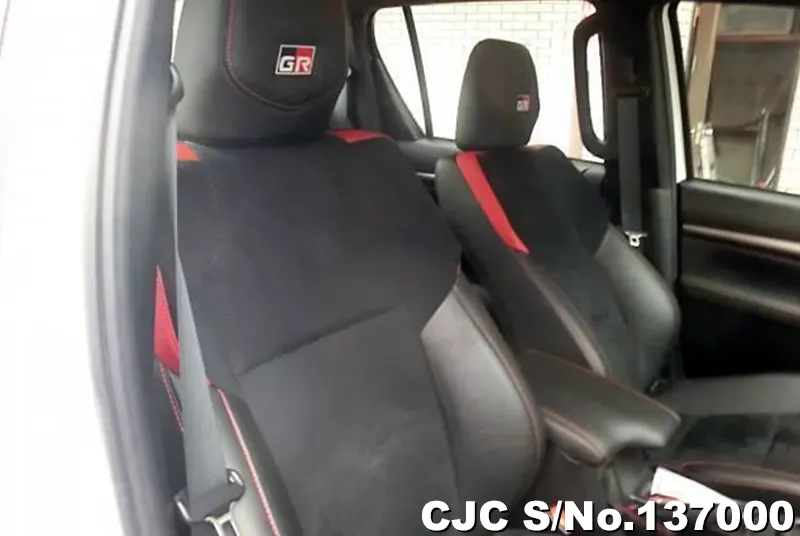 2023 Toyota / Hilux Stock No. 137000