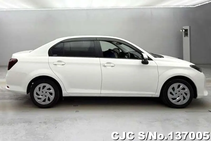 2023 Toyota / Corolla Axio Stock No. 137005