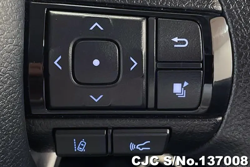 2023 Toyota / Hilux Stock No. 137008