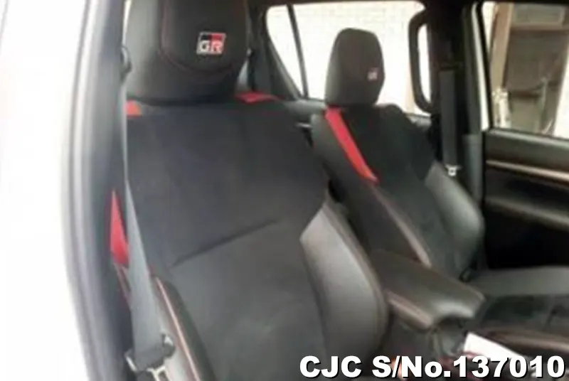 2023 Toyota / Hilux Stock No. 137010