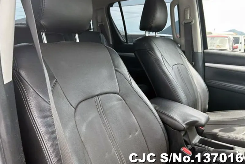 2018 Toyota / Hilux Stock No. 137016