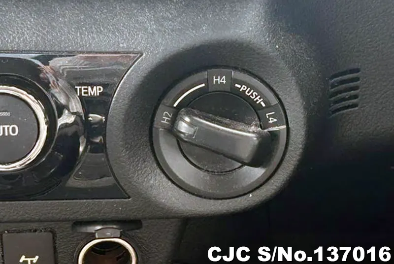 2018 Toyota / Hilux Stock No. 137016