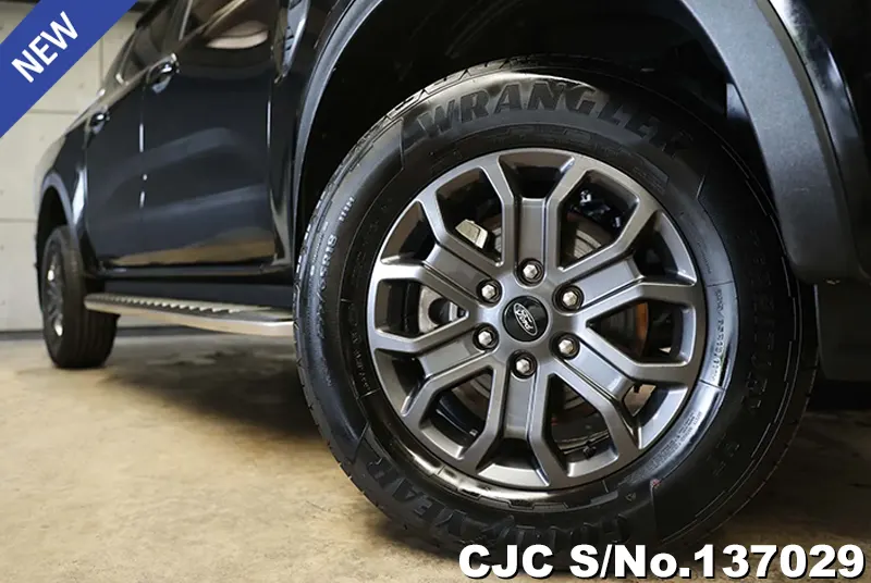 Ford Ranger in Black for Sale Image 13