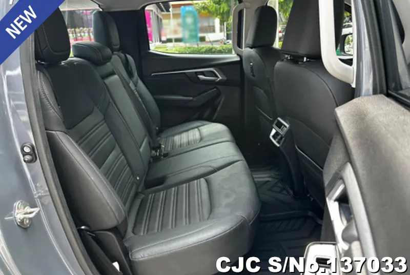 Isuzu D-Max in Gray for Sale Image 7