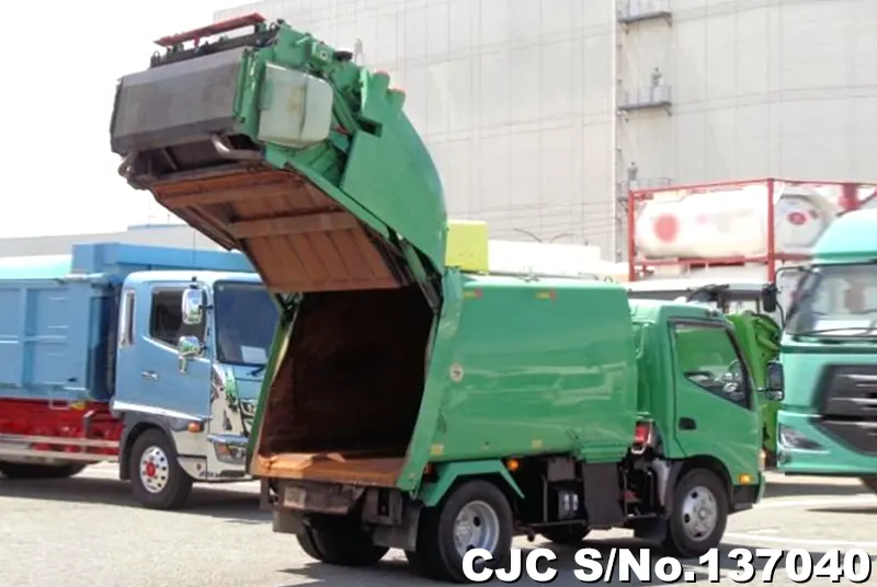 2015 Hino / Dutro Stock No. 137040