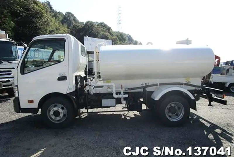 2016 Hino / Dutro Stock No. 137041