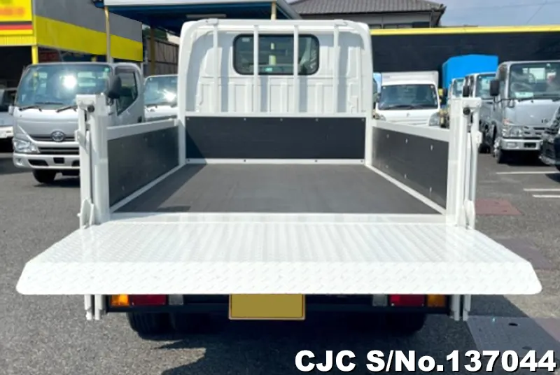 2025 Mazda / Titan Stock No. 137044