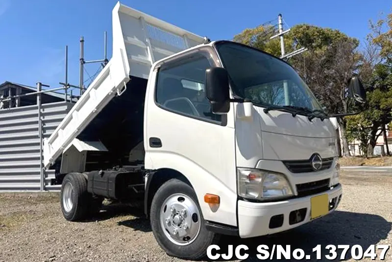 2015 Hino / Dutro Stock No. 137047