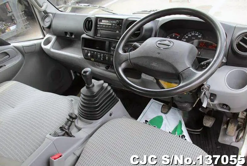 2016 Hino / Dutro Stock No. 137055