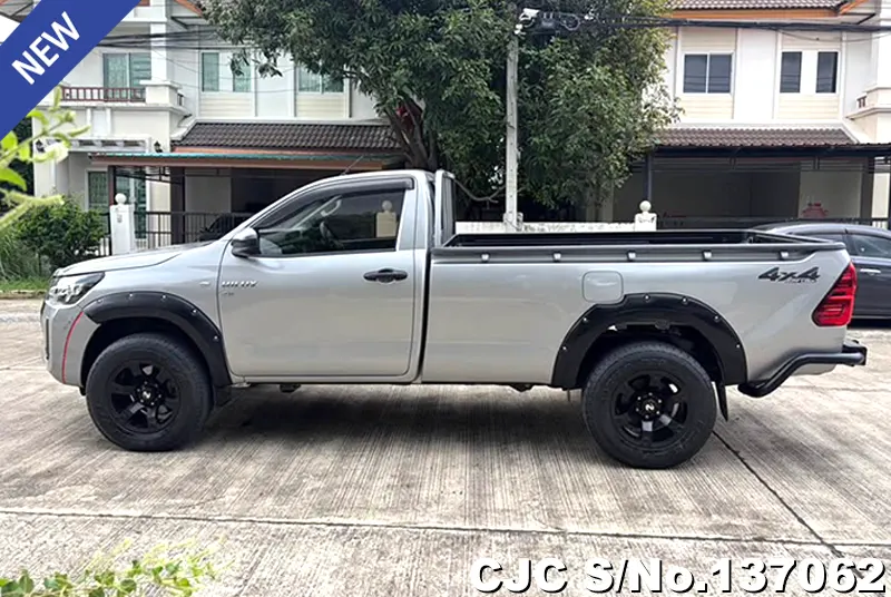 2021 Toyota / Hilux / Revo Stock No. 137062