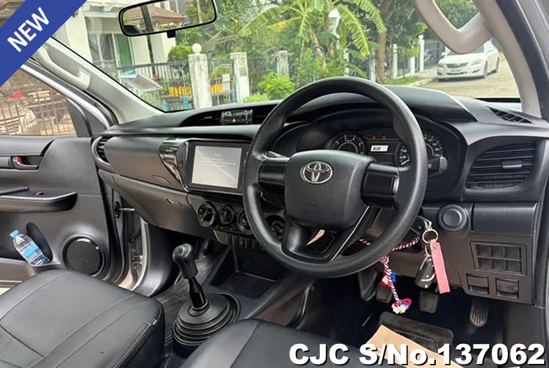 2021 Toyota / Hilux / Revo Stock No. 137062