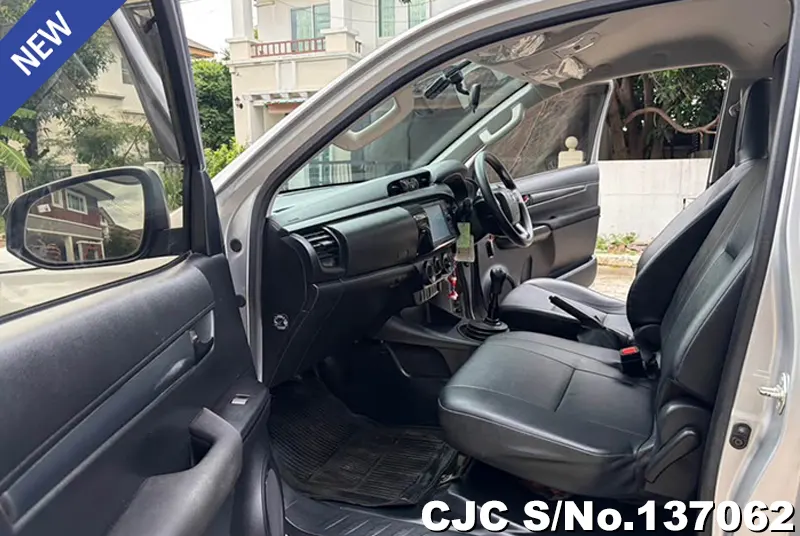 2021 Toyota / Hilux / Revo Stock No. 137062