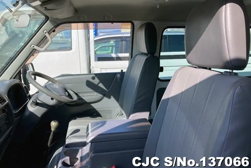 2015 Mazda / Bongo Stock No. 137066