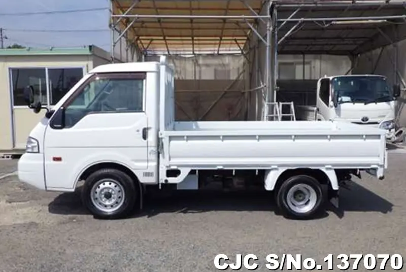 2015 Mazda / Bongo Stock No. 137070