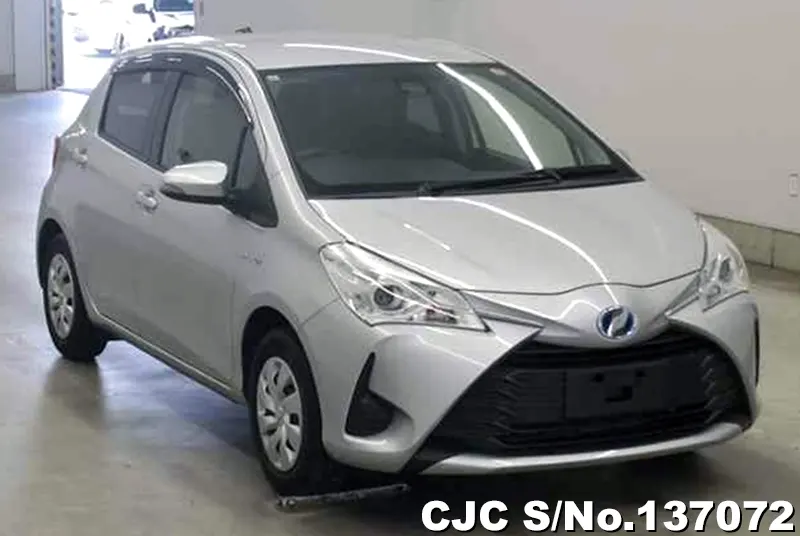 2017 Toyota / Vitz Stock No. 137072