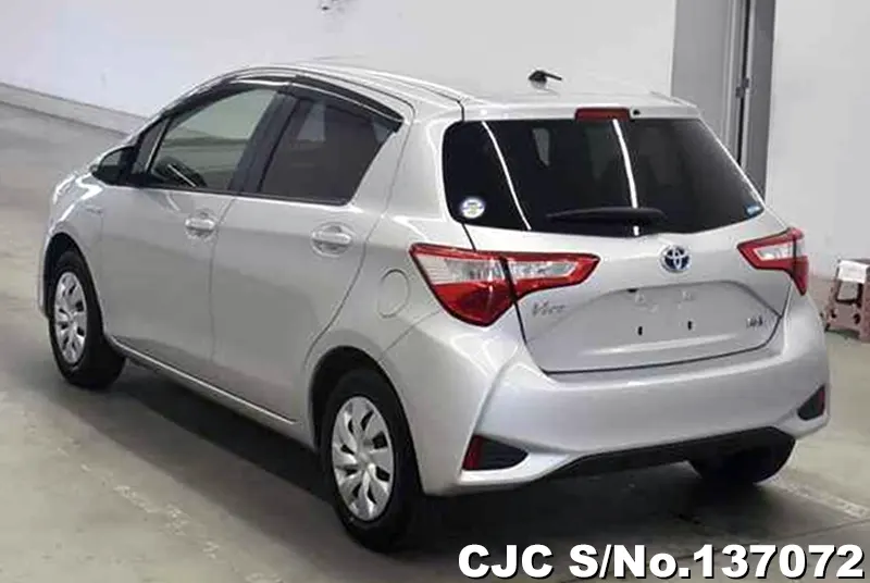 2017 Toyota / Vitz Stock No. 137072