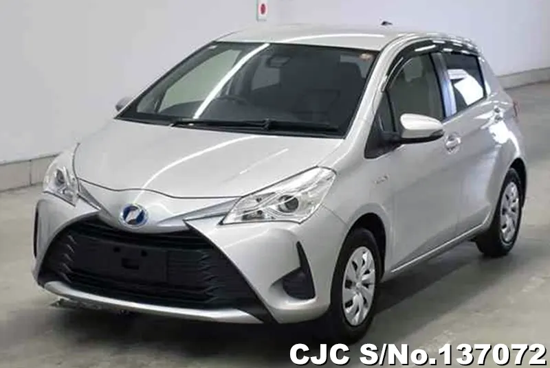2017 Toyota / Vitz Stock No. 137072
