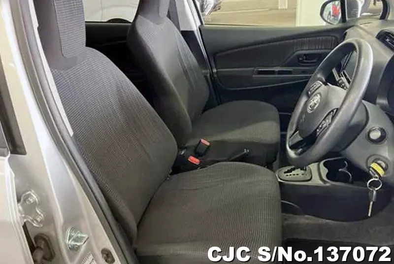 2017 Toyota / Vitz Stock No. 137072