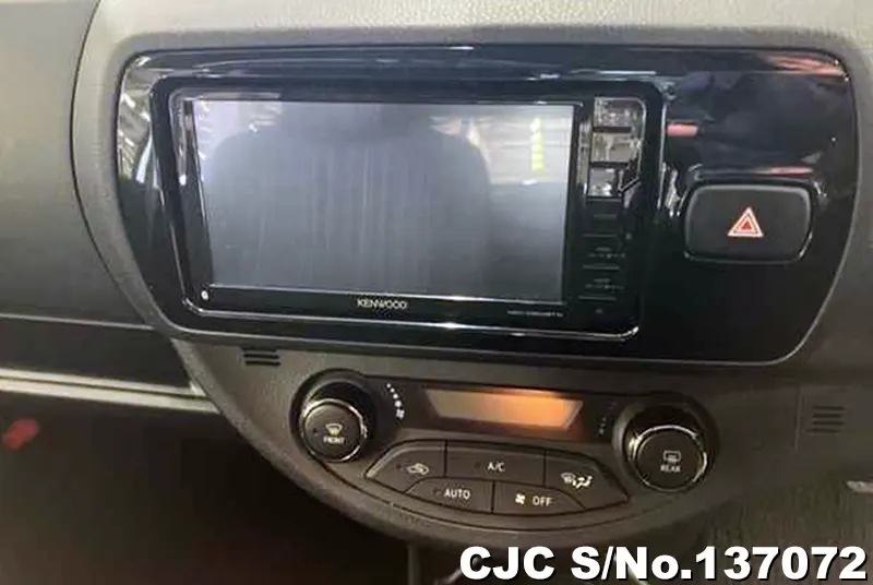 2017 Toyota / Vitz Stock No. 137072