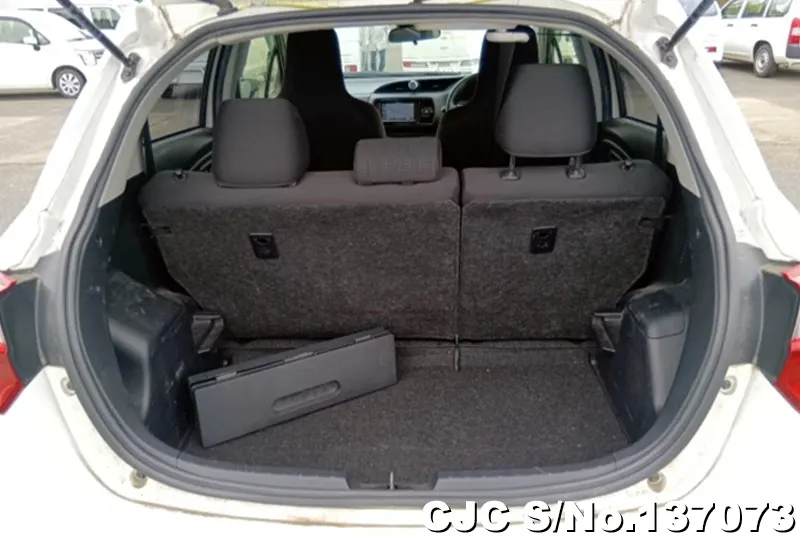 2018 Toyota / Vitz Stock No. 137073